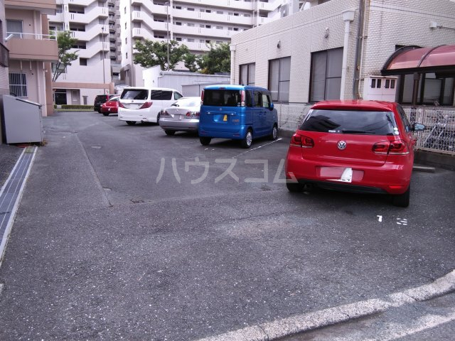 26/30 駐車場