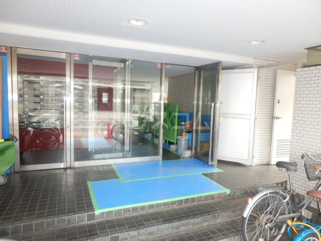 16/26 エントランス