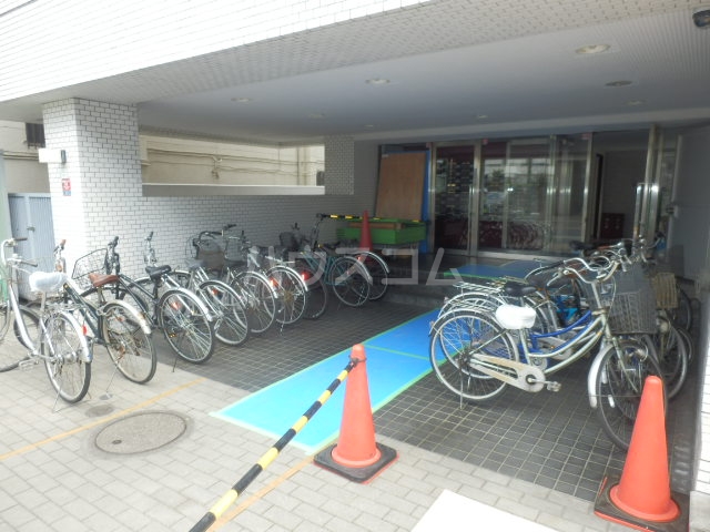 22/30 エントランス