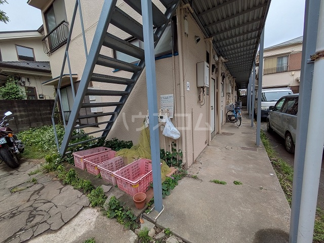 23/30 エントランス