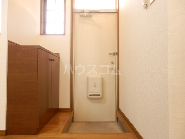 16/30 玄関