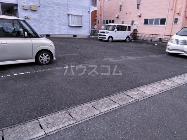 21/25 駐車場