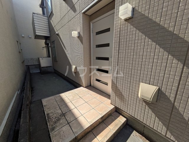 2/2 エントランス