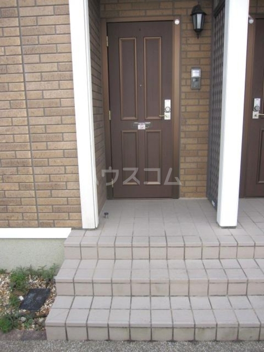 28/30 エントランス