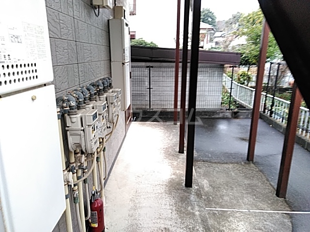 20/21 エントランス