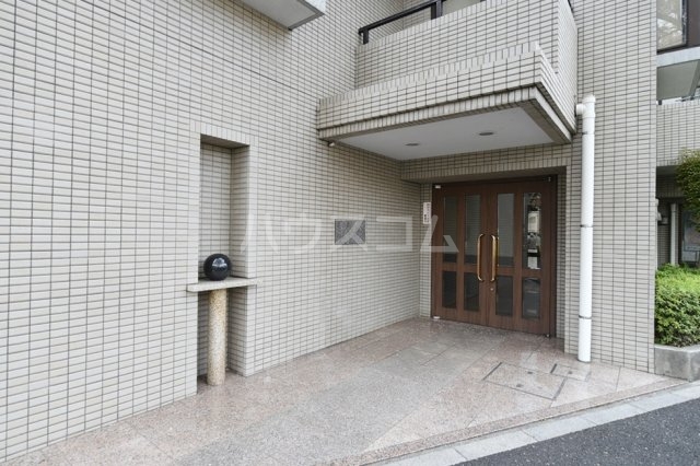 24/26 エントランス