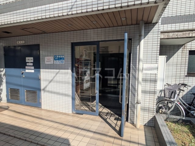 20/30 エントランス