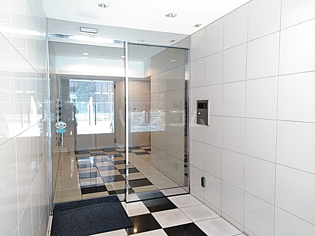 26/30 エントランス