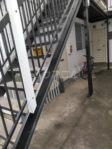 21/30 エントランス