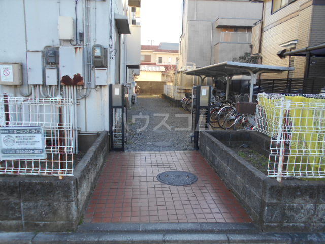 28/30 エントランス