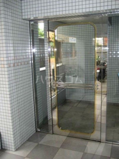 16/26 エントランス