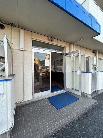 21/30 エントランス