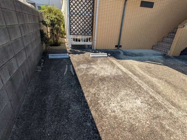 17/27 駐車場