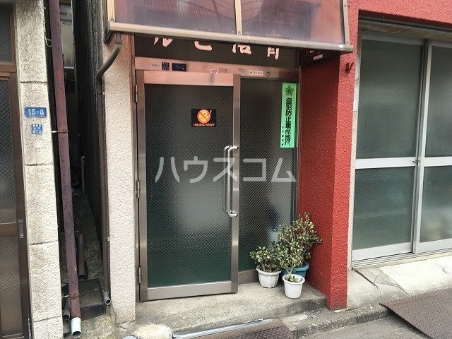 25/30 エントランス
