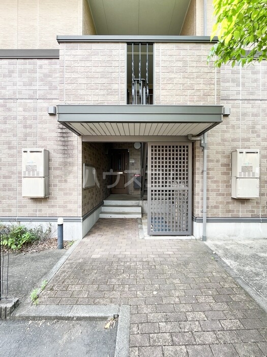 14/25 エントランス