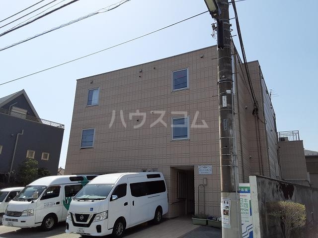27/30 エントランス