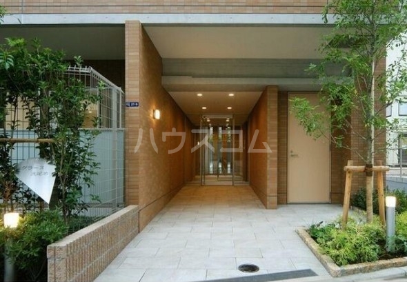 16/18 エントランス