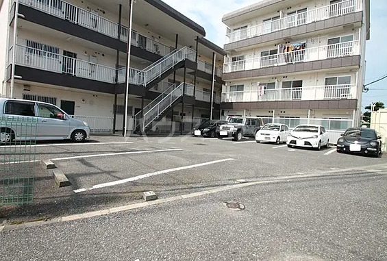 18/24 駐車場