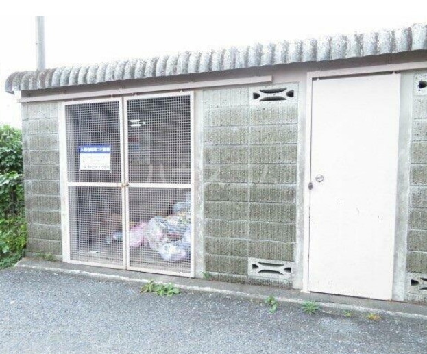 17/27 エントランス