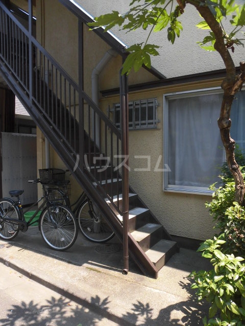 26/30 エントランス