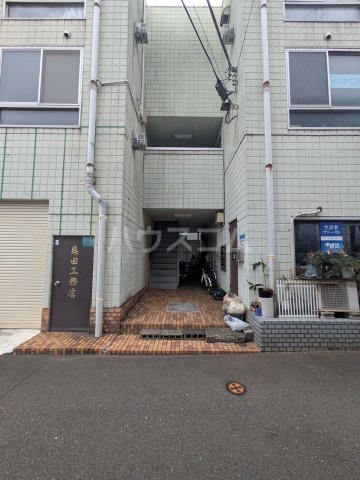 25/30 エントランス