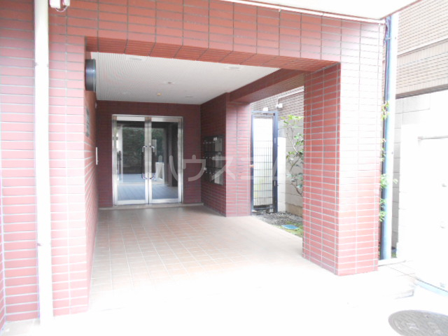 25/30 エントランス