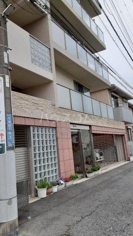 26/27 駐車場