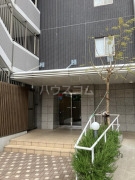 18/23 エントランス