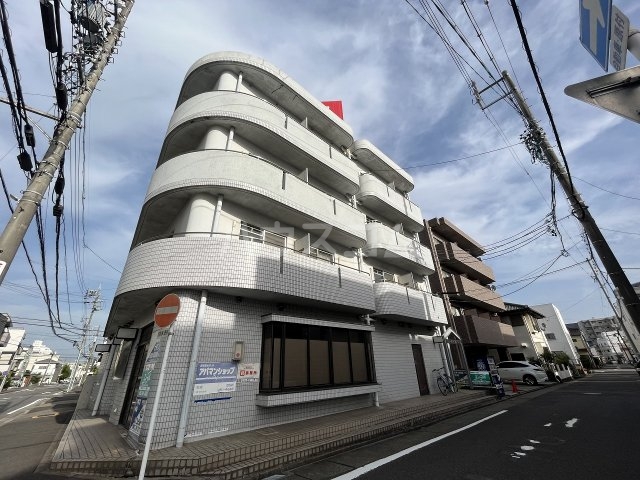 22/30 エントランス