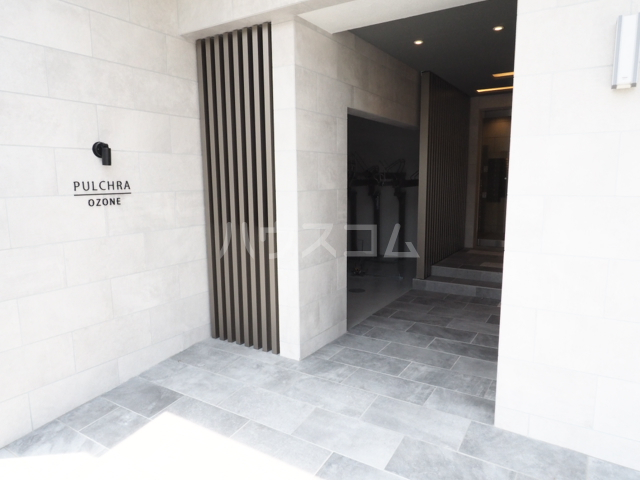 28/30 エントランス