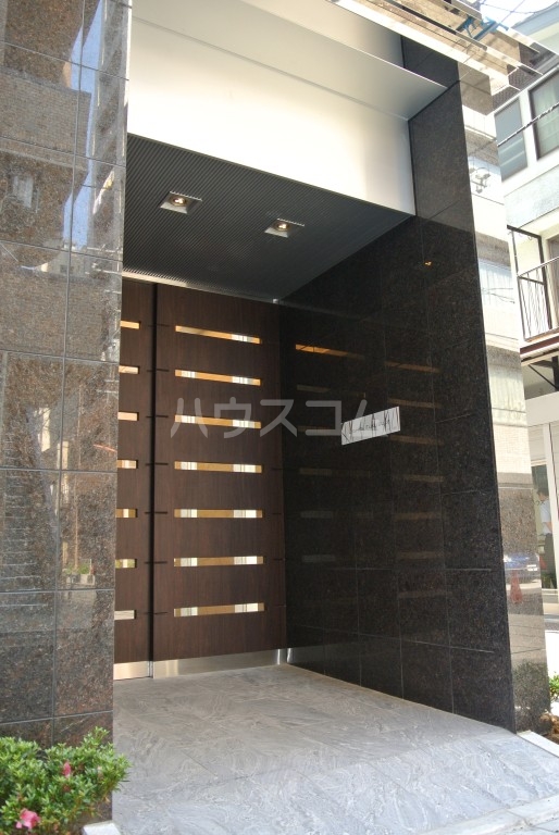 17/27 エントランス