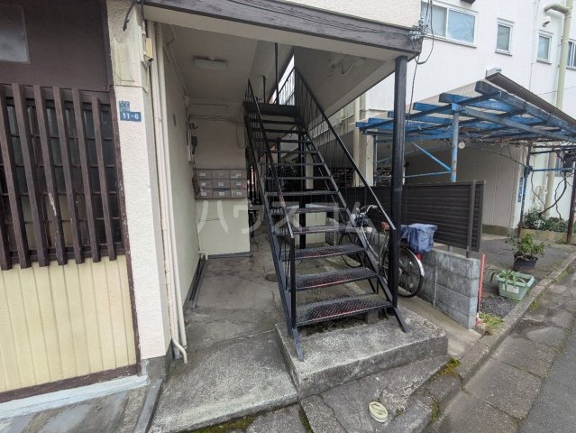 20/30 エントランス