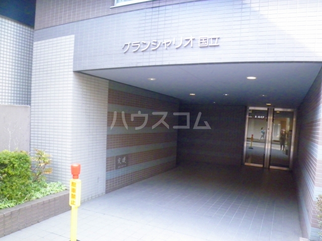 24/30 エントランス