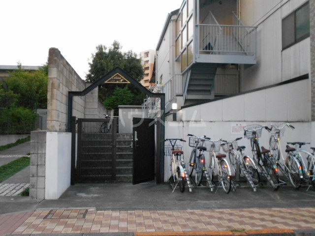 17/27 エントランス