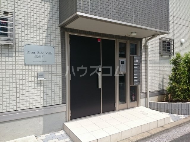 2/2 エントランス