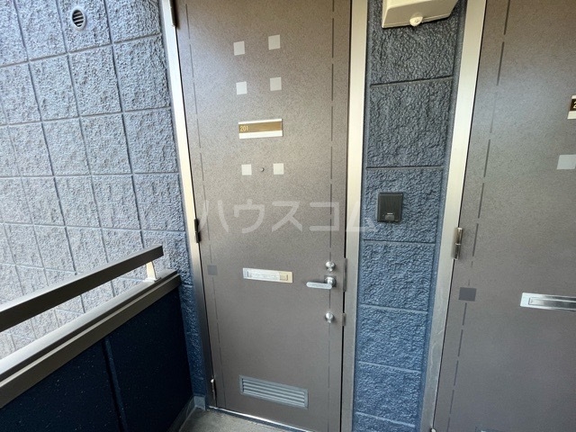 17/27 エントランス