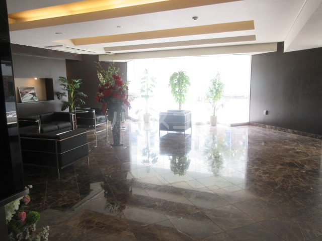 21/28 エントランス