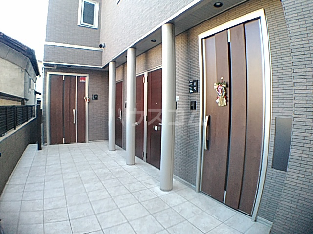 20/30 エントランス