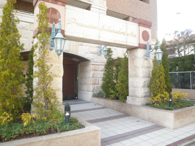 21/28 エントランス