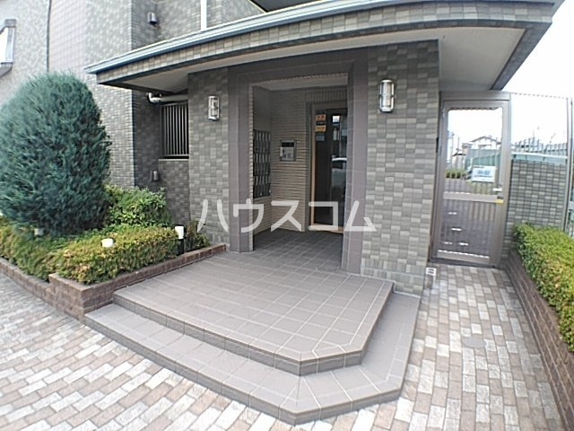 25/30 エントランス