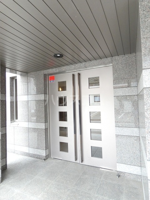 2/4 エントランス