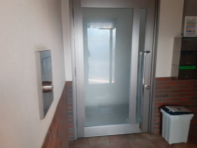 25/30 エントランス