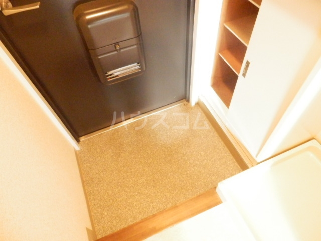 21/30 エントランス