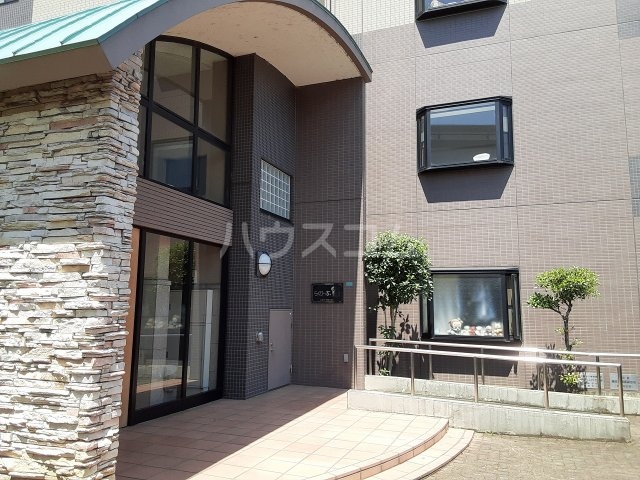 25/30 エントランス