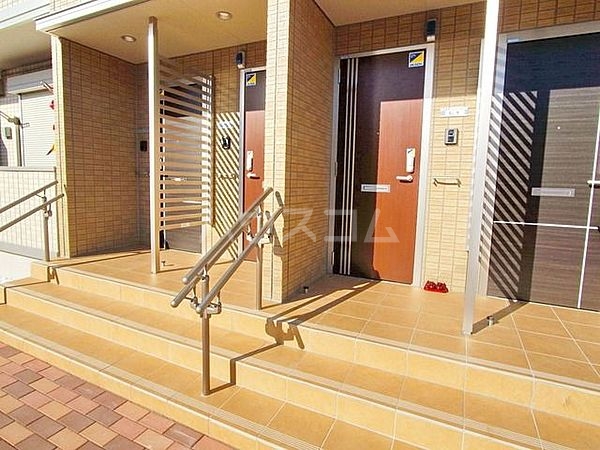 3/8 エントランス