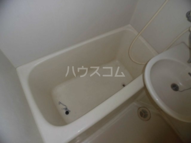 13/30 浴室