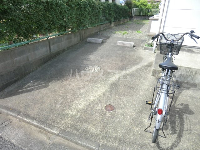 23/30 駐車場