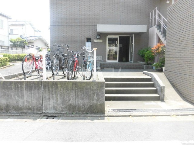 21/23 エントランス