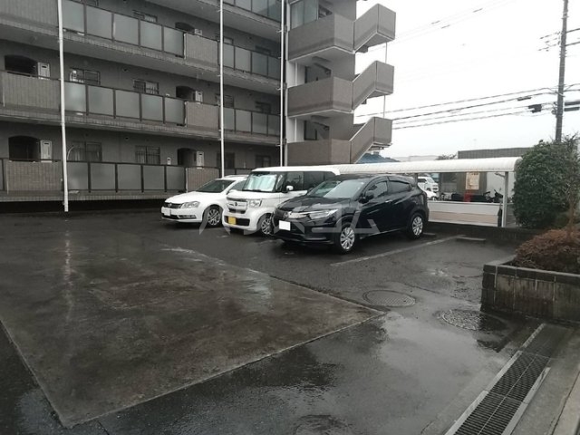 2/7 駐車場