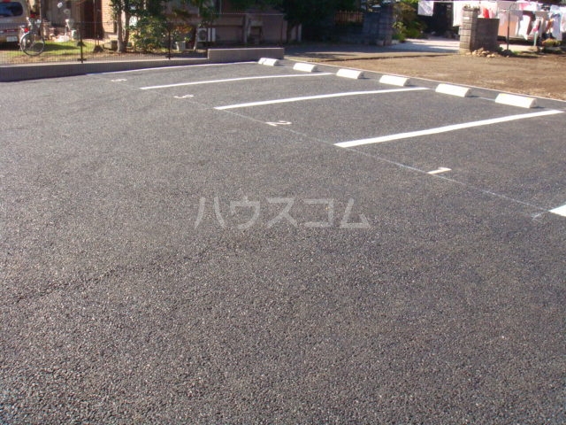 18/23 駐車場